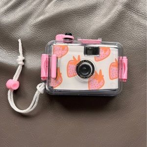 NEW Underwater Camera in Sea Seeker Strawberry